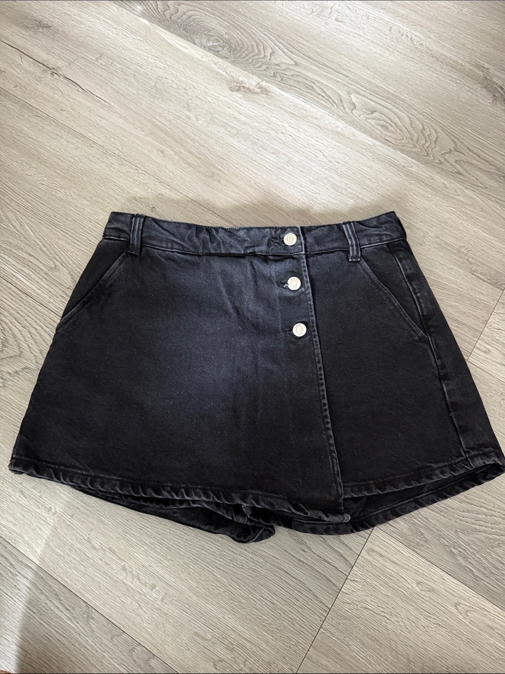 Zara Black Button-Front Denim Skort
